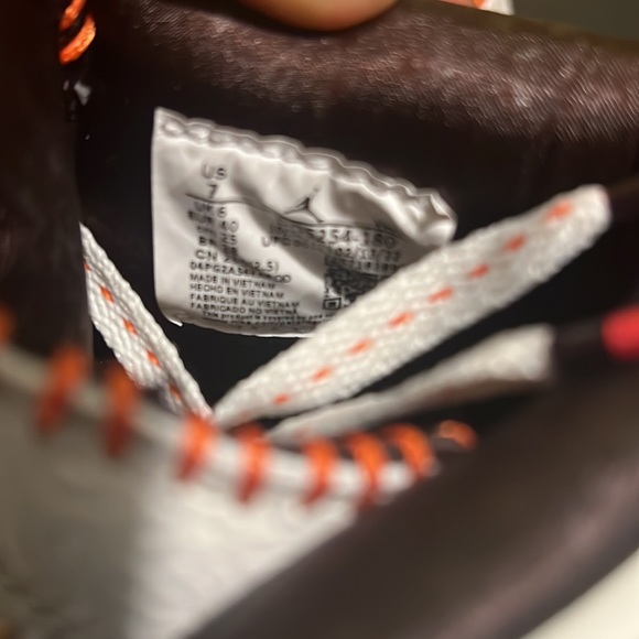 BRAND NEW SPECIAL EDITION MAISON CHATEAU ROUGE RETRO JORDAN 2 NWT - Picture 14 of 17